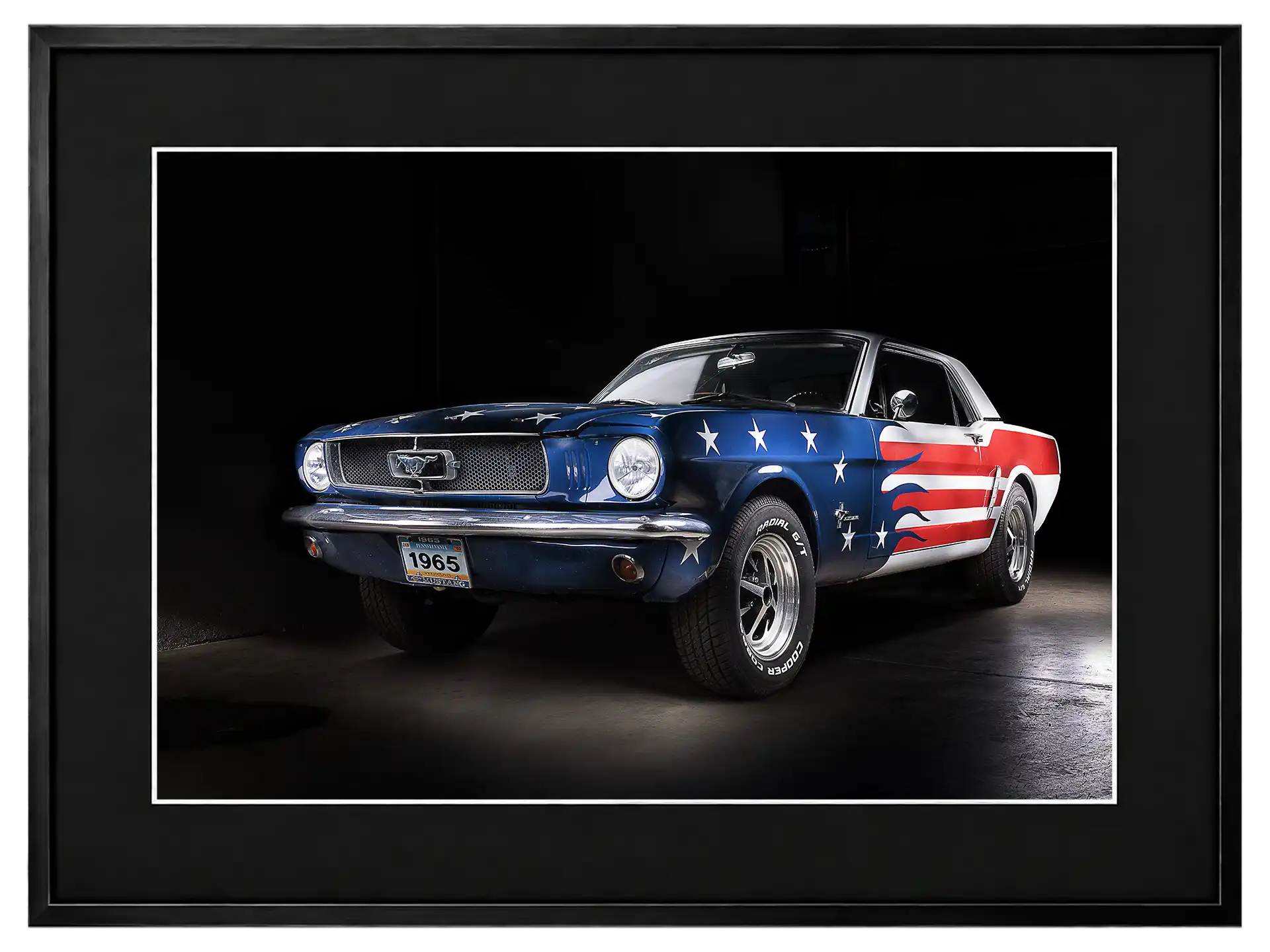 photo studio mustang 1965 au couleur du drapau americain patrice cauleur